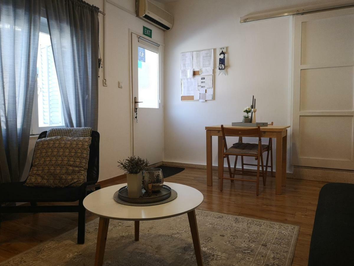 Apartment Port